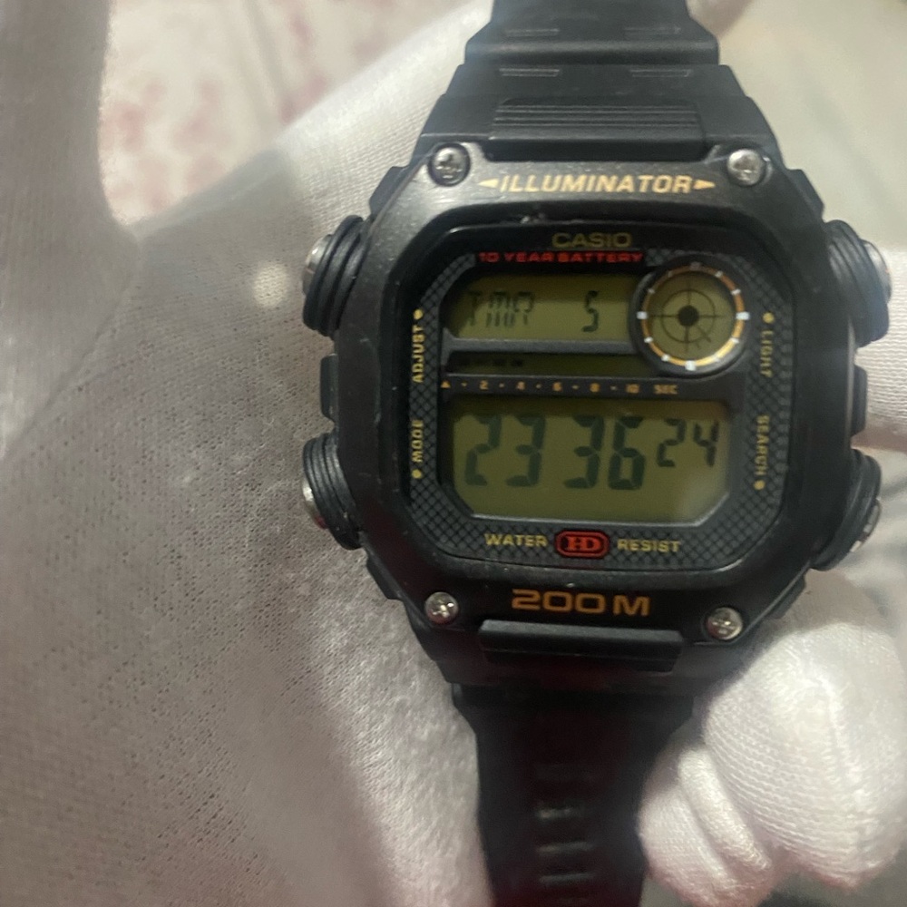 Casio DW-291H with gold LCD digital watch